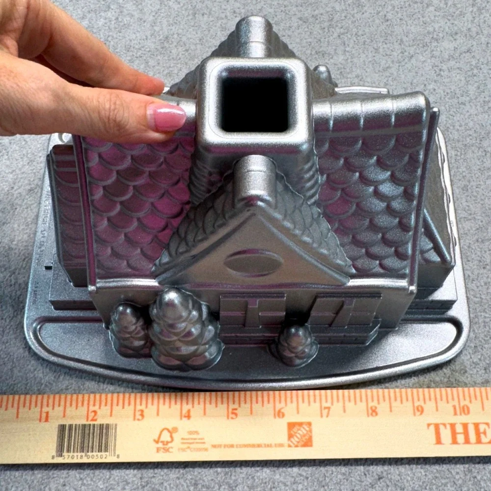 Wilton 1994 Gingerbread House Aluminum Cake Pan Christmas Baking Mold USA Retro